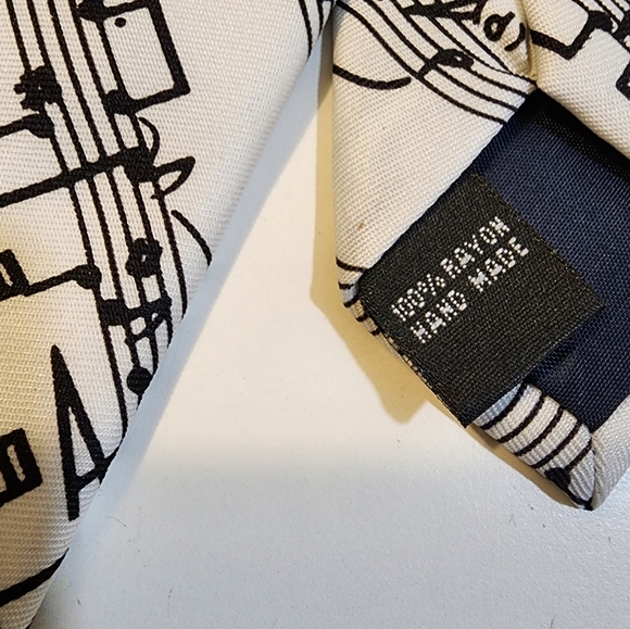 UTOPIA men's white and black music notes Novelty Print tie - Picture 3 of 6